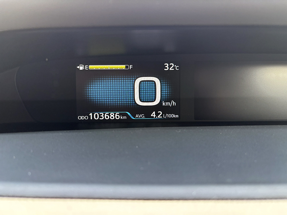 DIRECTION FLY 【在庫車両 2015 TOYOTA PRIUS PACKAGE4